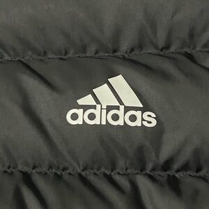 Adidas Men's Essentials Hybrid Down Puffer Hooded Light Jacket Black Medium Size